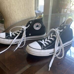 Converse men’s size 11 sneakers
